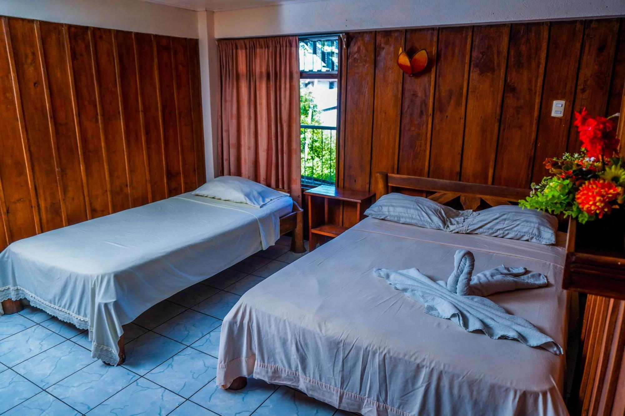 Hospedaje Angeluz Quesada  Esterno foto