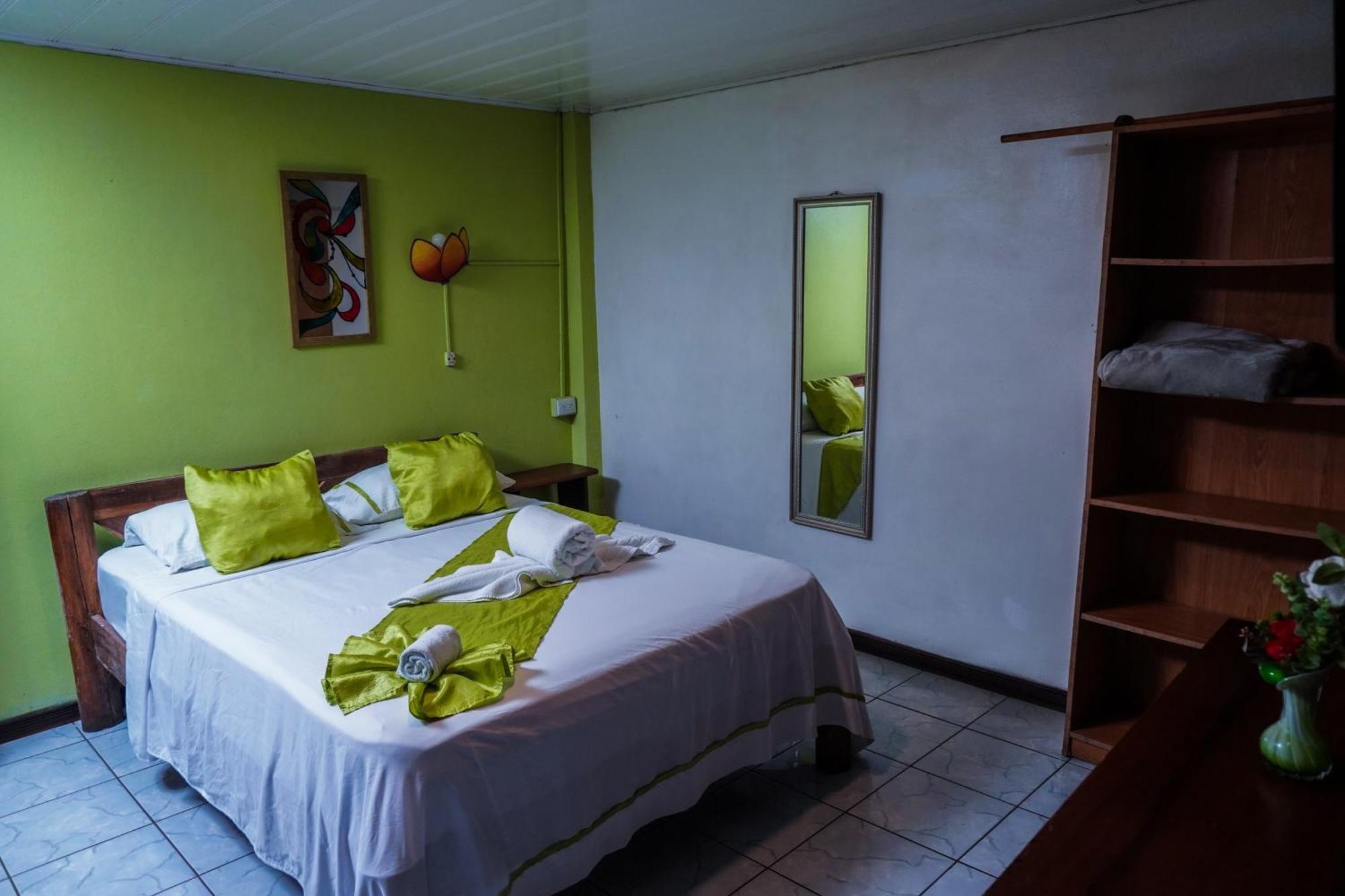 Hospedaje Angeluz Quesada  Esterno foto